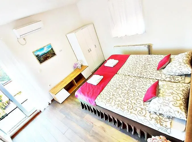Magenta Apartments