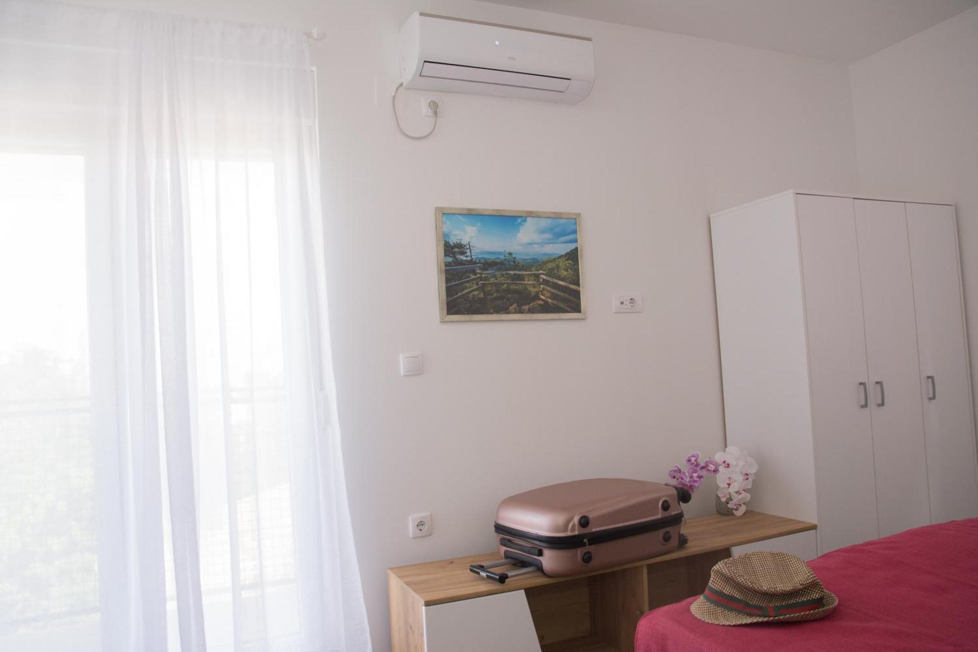 Magenta Aparthotel *